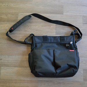 NWOT Skip Hop Dup Signature Black Diaper Bag